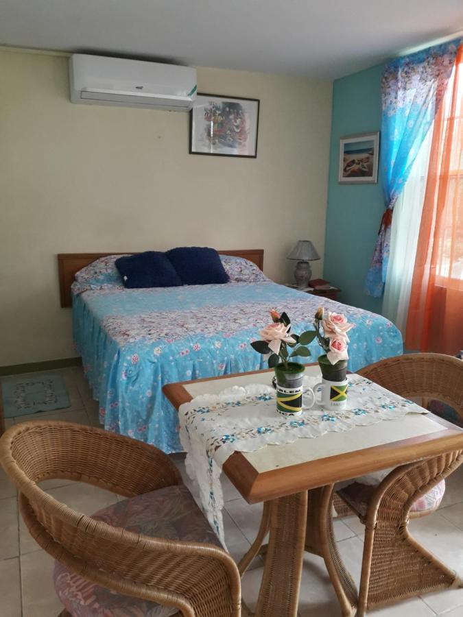 Seacastle Deluxe Studio Teluk Montego Bagian luar foto